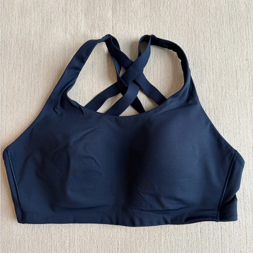 Lululemon Energy High Support Bra Size
34DD Color Navy Blue Like New
Condition - Picture 1 of 3